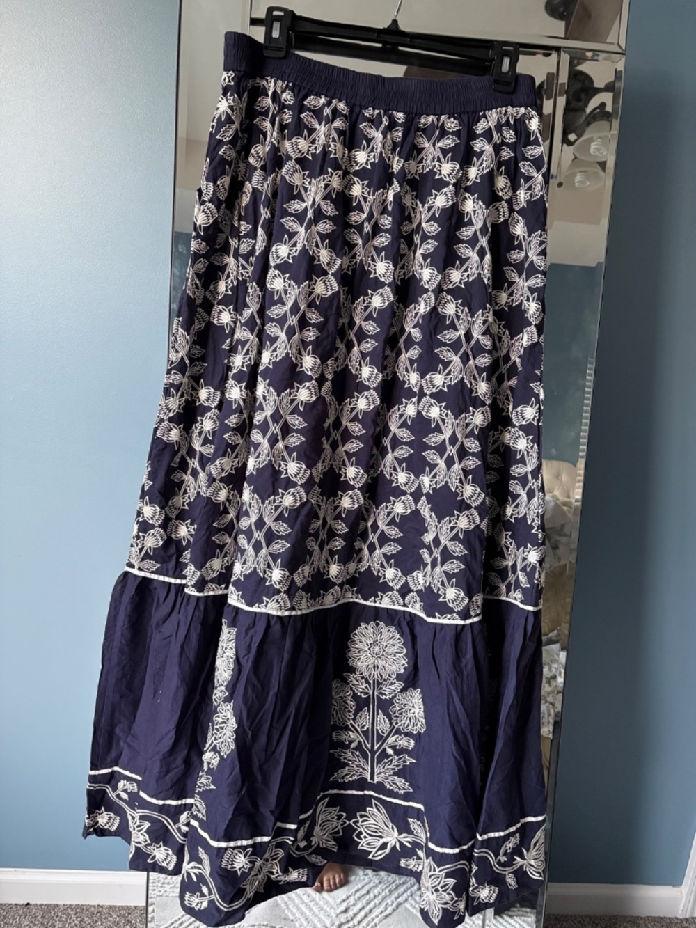 Sue Sartor Navy Flounce Skirt with White Floral Embroidery- Size L- NWOT - Picture 2 of 6